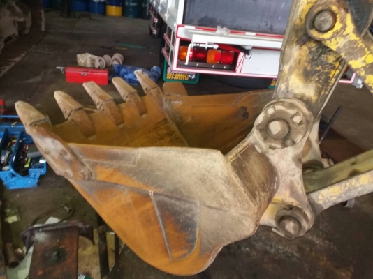 ขายรถแบคโฮ KOMATSU PC200-8 เอกสารใบแจ้งจำหน่าย ราคา 1600000