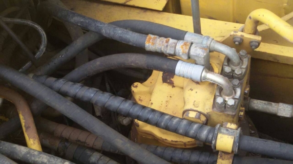 ขายรถแบคโฮ KOMATSU PC200-8 เอกสารใบแจ้งจำหน่าย ราคา 1600000