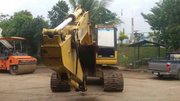 ขายรถแบคโฮ KOMATSU PC200-8 เอกสารใบแจ้งจำหน่าย ราคา 1600000