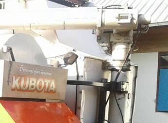 รถเกี่ยวนวดข้าวแบบอุ้ม KUBOTA DC-95 GM Plus ปี55 1,5xx ชม. พร้อมเทเลอร์ลากจูงแบบ2เพลา เล่มทะเบียนครบ **ขาย KUBOTA DC-95GM Plus ปี55 รถเกี่ยวนวดข้าวแบบอุ้ม1.4ตัน เดิมบาง ใช้งานน้อย พร้อมเทเลอร์ลากจูง เล่มทะเบียนครบ พร้อมลุยงาน KUBOTA รถเกี่ยวนวดข้าวแบบอุ้ม KUBOTA DC-95 GM Plus ปี55 1,5xx ชม. พร้อมเทเลอร์ลากจูงแบบ2เพลา เล่มทะเบียนครบ **ขาย KUBOTA DC-95GM Plus ปี55 รถเกี่ยวนวดข้าวแบบอุ้ม1.4ตัน เดิมบาง ใช้งานน้อย พร้อมเทเลอร์ลากจูง เล่มทะเบียนครบ พร้อมลุยงาน KUBOTA