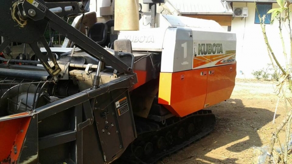 รถเกี่ยวนวดข้าวแบบอุ้ม KUBOTA DC-95 GM Plus ปี55 1,5xx ชม. พร้อมเทเลอร์ลากจูงแบบ2เพลา เล่มทะเบียนครบ **ขาย KUBOTA DC-95GM Plus ปี55 รถเกี่ยวนวดข้าวแบบอุ้ม1.4ตัน เดิมบาง ใช้งานน้อย พร้อมเทเลอร์ลากจูง เล่มทะเบียนครบ พร้อมลุยงาน KUBOTA รถเกี่ยวนวดข้าวแบบอุ้ม KUBOTA DC-95 GM Plus ปี55 1,5xx ชม. พร้อมเทเลอร์ลากจูงแบบ2เพลา เล่มทะเบียนครบ **ขาย KUBOTA DC-95GM Plus ปี55 รถเกี่ยวนวดข้าวแบบอุ้ม1.4ตัน เดิมบาง ใช้งานน้อย พร้อมเทเลอร์ลากจูง เล่มทะเบียนครบ พร้อมลุยงาน KUBOTA