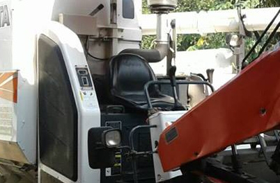 รถเกี่ยวนวดข้าวแบบอุ้ม KUBOTA DC-95 GM Plus ปี55 1,5xx ชม. พร้อมเทเลอร์ลากจูงแบบ2เพลา เล่มทะเบียนครบ **ขาย KUBOTA DC-95GM Plus ปี55 รถเกี่ยวนวดข้าวแบบอุ้ม1.4ตัน เดิมบาง ใช้งานน้อย พร้อมเทเลอร์ลากจูง เล่มทะเบียนครบ พร้อมลุยงาน KUBOTA รถเกี่ยวนวดข้าวแบบอุ้ม KUBOTA DC-95 GM Plus ปี55 1,5xx ชม. พร้อมเทเลอร์ลากจูงแบบ2เพลา เล่มทะเบียนครบ **ขาย KUBOTA DC-95GM Plus ปี55 รถเกี่ยวนวดข้าวแบบอุ้ม1.4ตัน เดิมบาง ใช้งานน้อย พร้อมเทเลอร์ลากจูง เล่มทะเบียนครบ พร้อมลุยงาน KUBOTA