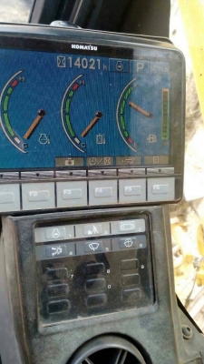 ขายรถแบคโฮ KOMATSU PC200-8 14000 ชม.ราคา 1650000