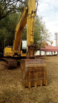 ขายรถแบคโฮ KOMATSU PC200-8 14000 ชม.ราคา 1650000