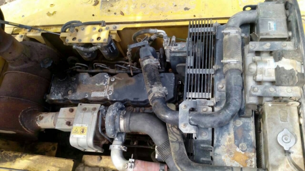 ขายรถแบคโฮ KOMATSU PC200-8 14000 ชม.ราคา 1650000