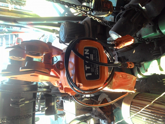 รอกไฟฟ้าขนาด 1 ตัน มีหลายตัวพร้อมรับประกัน 0985700161