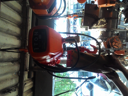 รอกไฟฟ้าขนาด 1 ตัน มีหลายตัวพร้อมรับประกัน 0985700161