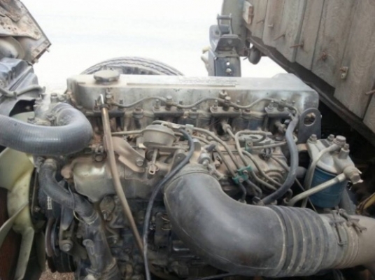 ISUZU NPR 120 HP 4HF1 ปี 40 เครื่องฝาขาว รถบรรทุกหกล้อ กระบะเหล็กคอกสูงความยาว 4.30 เมตรสวยจัดพร้อมบรรทุกพร้อมใช้งานครับ เครื่องแน่นแรงดีเดิมๆ ภายในเก๋งคอนโซลสวยครบพร้อม พวงมาลัยธรรมดา ช่วงล่างแน่นดีคัชซีสวยเดิมมากครับ ยาง 8.25 ขอบ 16 สภาพดีประมาณ 70\% พร้