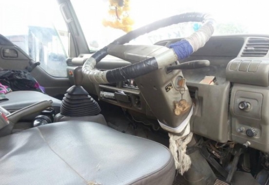 ISUZU NPR 120 HP 4HF1 ปี 40 เครื่องฝาขาว รถบรรทุกหกล้อ กระบะเหล็กคอกสูงความยาว 4.30 เมตรสวยจัดพร้อมบรรทุกพร้อมใช้งานครับ เครื่องแน่นแรงดีเดิมๆ ภายในเก๋งคอนโซลสวยครบพร้อม พวงมาลัยธรรมดา ช่วงล่างแน่นดีคัชซีสวยเดิมมากครับ ยาง 8.25 ขอบ 16 สภาพดีประมาณ 70\% พร้ ISUZU NPR 120 HP 4HF1 ปี 40 เครื่องฝาขาว รถบรรทุกหกล้อ กระบะเหล็กคอกสูงความยาว 4.30 เมตรสวยจัดพร้อมบรรทุกพร้อมใช้งานครับ เครื่องแน่นแรงดีเดิมๆ ภายในเก๋งคอนโซลสวยครบพร้อม พวงมาลัยธรรมดา ช่วงล่างแน่นดีคัชซีสวยเดิมมากครับ ยาง 8.25 ขอบ 16 สภาพดีประมาณ 70\% พร้