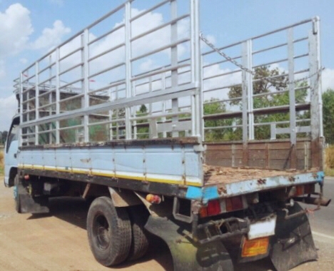 ISUZU NPR 120 HP 4HF1 ปี 40 เครื่องฝาขาว รถบรรทุกหกล้อ กระบะเหล็กคอกสูงความยาว 4.30 เมตรสวยจัดพร้อมบรรทุกพร้อมใช้งานครับ เครื่องแน่นแรงดีเดิมๆ ภายในเก๋งคอนโซลสวยครบพร้อม พวงมาลัยธรรมดา ช่วงล่างแน่นดีคัชซีสวยเดิมมากครับ ยาง 8.25 ขอบ 16 สภาพดีประมาณ 70\% พร้ ISUZU NPR 120 HP 4HF1 ปี 40 เครื่องฝาขาว รถบรรทุกหกล้อ กระบะเหล็กคอกสูงความยาว 4.30 เมตรสวยจัดพร้อมบรรทุกพร้อมใช้งานครับ เครื่องแน่นแรงดีเดิมๆ ภายในเก๋งคอนโซลสวยครบพร้อม พวงมาลัยธรรมดา ช่วงล่างแน่นดีคัชซีสวยเดิมมากครับ ยาง 8.25 ขอบ 16 สภาพดีประมาณ 70\% พร้
