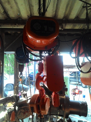 รอกไฟฟ้าขนาด 1 ตัน มีหลายตัวพร้อมรับประกัน 0985700161