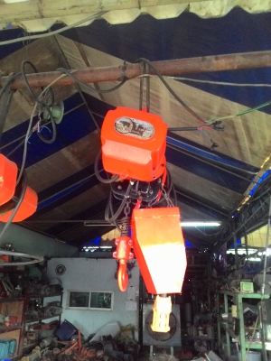 รอกไฟฟ้าขนาด 1 ตัน มีหลายตัวพร้อมรับประกัน 0985700161