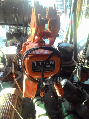 รอกไฟฟ้าขนาด 1 ตัน มีหลายตัวพร้อมรับประกัน 0985700161