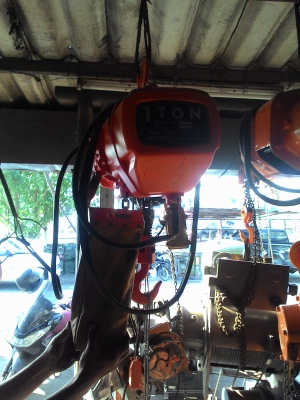 รอกไฟฟ้าขนาด 1 ตัน มีหลายตัวพร้อมรับประกัน 0985700161