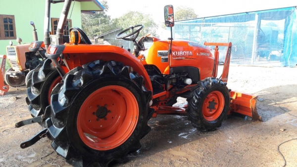 ขายรถไถคูโบต้าL3608สภาพเดิมๆพร้อมดันหน้าผาน6 รถใช้งานน้อย643ชั่วโมง