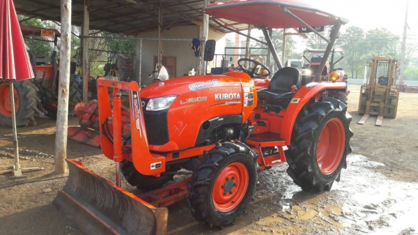 ขายรถไถคูโบต้าL3608สภาพเดิมๆพร้อมดันหน้าผาน6 รถใช้งานน้อย643ชั่วโมง