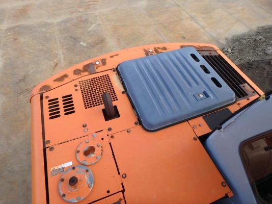 Hitachi EX120-5 อาร์มพิเศษ ปี 1996 กำลังลงเรือจากญี่ปุ่นมาไทยเร็ว ๆ นี้ครับ สวยงาม