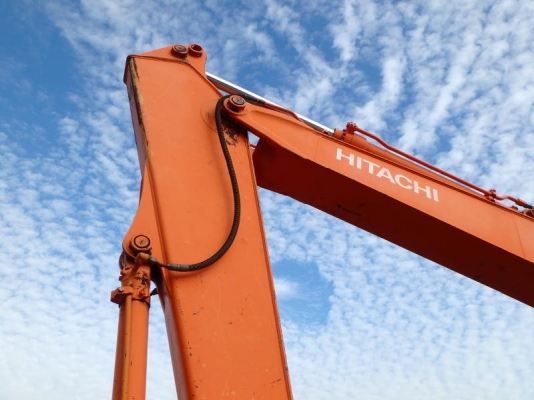 Hitachi EX120-5 อาร์มพิเศษ ปี 1996 กำลังลงเรือจากญี่ปุ่นมาไทยเร็ว ๆ นี้ครับ สวยงาม