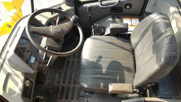 อีกคันครับ wa100-3 นำเข้าจากญี่ปุ่น 090-986-2521 อ๊อบ