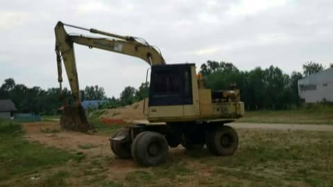 รถขุดล้อยางโคมัสสุ 100- 3  พร้อมใช้งาน เล่มพร้อม.....