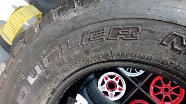 ...  ขายยาง MT 235-85-16  สวยๆ  2 ชุด ...