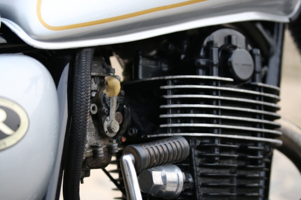 Yamaha SR400 แต่งคาเฟ่