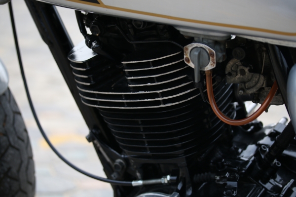 Yamaha SR400 แต่งคาเฟ่