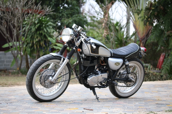 Yamaha SR400 แต่งคาเฟ่