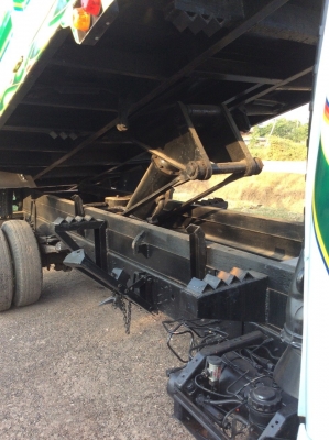 6ล้อ ISUZU ROCKY ดั๊ม เครื่อง 175 แรง เบรคจิ๊ฟฟี่ พวงมาลัยพาว์เวอร์ ช่วงล่างใหญ่ หัวดี เครื่องดี ครัทซีสวย ยาง825 ช่วงล้อ 3.8 ม. รถสวยพร้อมใช้งาน ขาย 620,000 บาท( ศุภากร 081- 1903107 ,081-4252943)