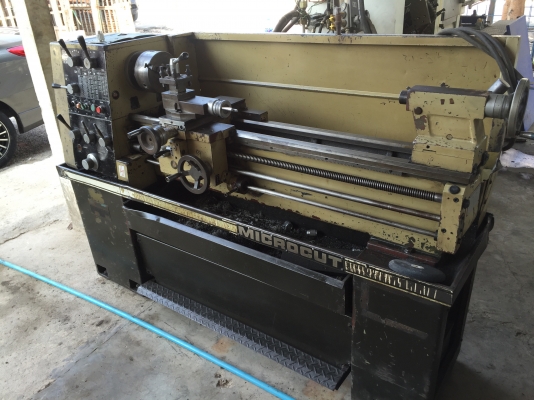 ขายเครื่องกลึง5ฟุตใต้หวัน3เพลามีเบรคกลึงงานอะไหล่ดีมากครับ