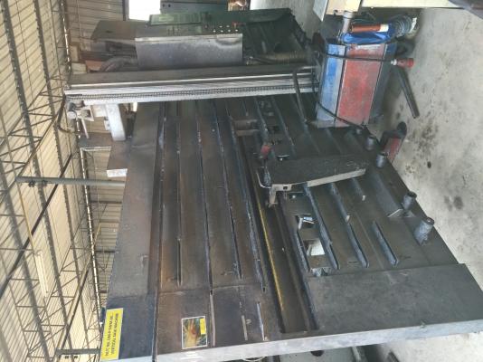 ขายเครื่องตัดอลูมิเนียมแผ่นขนาด2x5เมตรแนวตั้งราคาถูกครับ