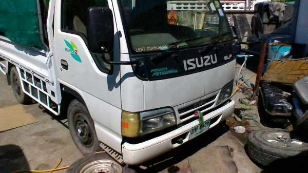 สี่ล้อ อีซูชุ NKR100ปี48 ป้ายเล็กไม่ติดเวลา สภาพดีสวยพร้อมใช้ แอร์ พ.เวอร์ ทะเบียนพร้อมโอน