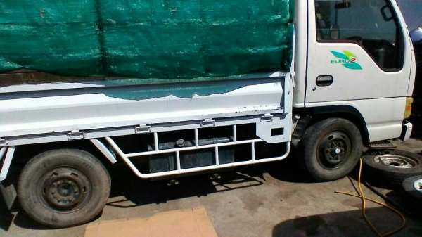 สี่ล้อ อีซูชุ NKR100ปี48 ป้ายเล็กไม่ติดเวลา สภาพดีสวยพร้อมใช้ แอร์ พ.เวอร์ ทะเบียนพร้อมโอน