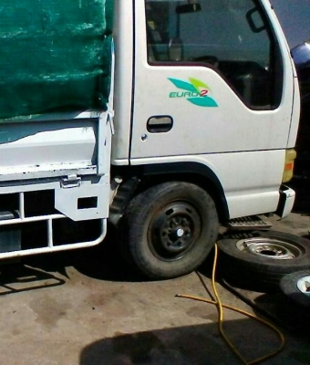 สี่ล้อ อีซูชุ NKR100ปี48 ป้ายเล็กไม่ติดเวลา สภาพดีสวยพร้อมใช้ แอร์ พ.เวอร์ ทะเบียนพร้อมโอน