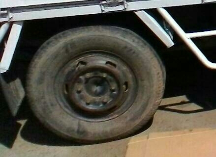 สี่ล้อ อีซูชุ NKR100ปี48 ป้ายเล็กไม่ติดเวลา สภาพดีสวยพร้อมใช้ แอร์ พ.เวอร์ ทะเบียนพร้อมโอน