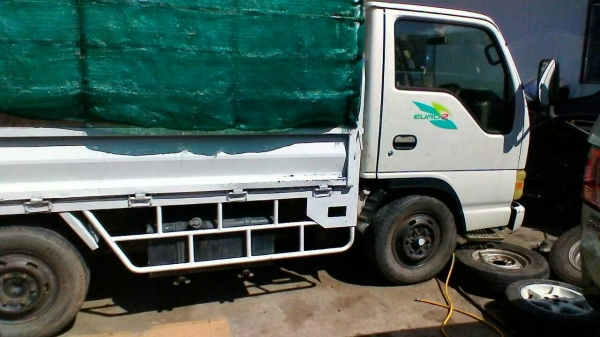 สี่ล้อ อีซูชุ NKR100ปี48 ป้ายเล็กไม่ติดเวลา สภาพดีสวยพร้อมใช้ แอร์ พ.เวอร์ ทะเบียนพร้อมโอน