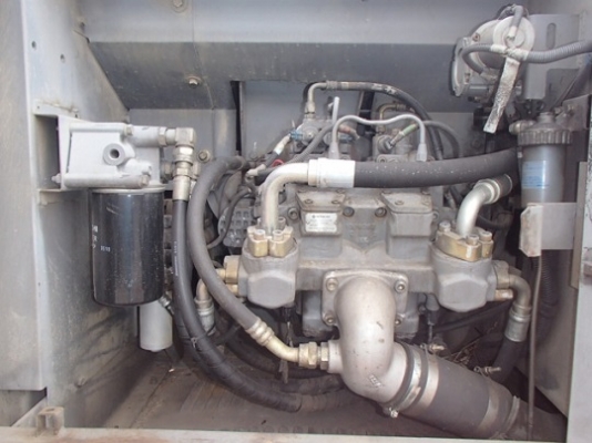 ขายด่วน HITACHI ZX200-1 เก่าญี่ปุ่นแท้ 100\%  สภาพสวย พร้อมใช้งาน  สนใจโทร 089-7462641 สุวรรณีจ้า