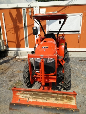 ขายรถไถคูโบต้า L3008 พร้อมใบมีดดันดินหน้า รถสวยเหมือนใหม่สภาพนางฟ้า ใช้งานมาน้อย