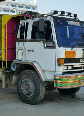 ลูกค้า(จองแล้ว)ครับอีซูซุ นางฟ้าง 210โบว์อินเตอร์ สโลส 2เพา ดั้มมีเนียม สภาพดีสวยบางเดิมพร้อมใช้งาน ทะเบียนพร้อมโอน รถสวยๆราคา 780,000บ.เบาๆ ครับ