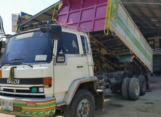 ลูกค้า(จองแล้ว)ครับอีซูซุ นางฟ้าง 210โบว์อินเตอร์ สโลส 2เพา ดั้มมีเนียม สภาพดีสวยบางเดิมพร้อมใช้งาน ทะเบียนพร้อมโอน รถสวยๆราคา 780,000บ.เบาๆ ครับ