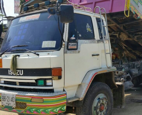 ลูกค้า(จองแล้ว)ครับอีซูซุ นางฟ้าง 210โบว์อินเตอร์ สโลส 2เพา ดั้มมีเนียม สภาพดีสวยบางเดิมพร้อมใช้งาน ทะเบียนพร้อมโอน รถสวยๆราคา 780,000บ.เบาๆ ครับ