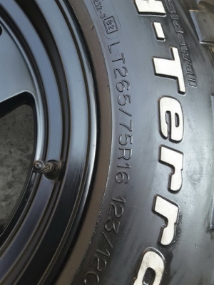 Max + BF KM2 USA. 265/75/16 ปี12 สภาพสวยๆ 1ชุด