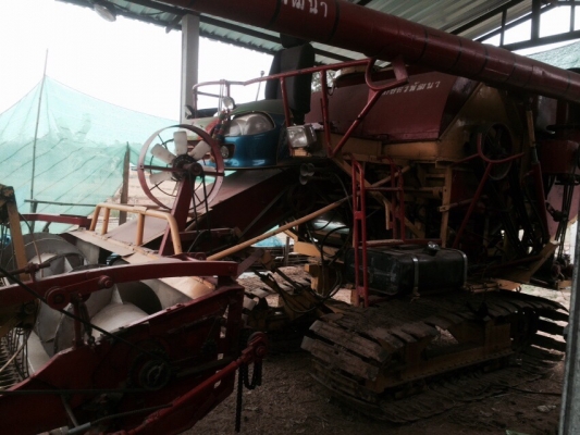 ขายรถเกี่ยวข้าวเกษตรพัฒนารุ่นปลดหนี้450000บาทครับ ขายรถเกี่ยวข้าวเกษตรพัฒนารุ่นปลดหนี้450000บาทครับ