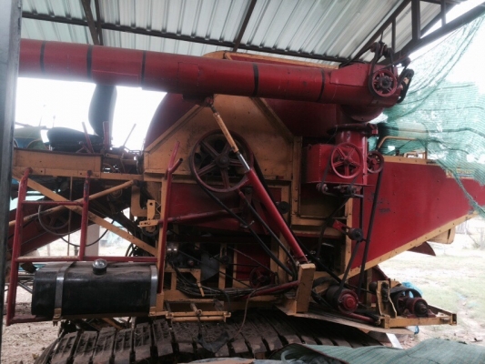 ขายรถเกี่ยวข้าวเกษตรพัฒนารุ่นปลดหนี้450000บาทครับ ขายรถเกี่ยวข้าวเกษตรพัฒนารุ่นปลดหนี้450000บาทครับ