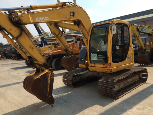 Kobelco SK70SR-1ES SN: YT04-09295 YR: 2006 ใช้งาน 2500 ชม. นำเข้าจากญี่ปุ่น งามจริง ๆ ครับ