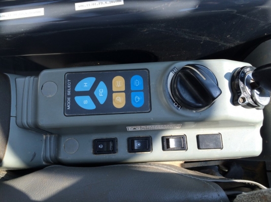 Kobelco SK70SR-1ES SN: YT04-09295 YR: 2006 ใช้งาน 2500 ชม. นำเข้าจากญี่ปุ่น งามจริง ๆ ครับ