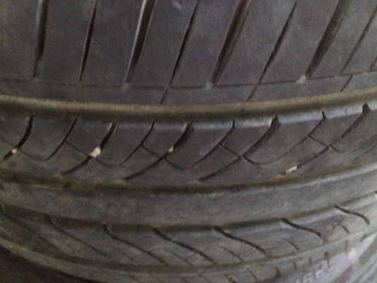 ขายล้อแม็ก 18 6 รู พร้อมยาง แม็กสภาพสวยๆ ล้อเดิมๆ หน้ากว้าง 9.5 หลัง 10.5