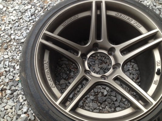 ขายล้อแม็ก 18 6 รู พร้อมยาง แม็กสภาพสวยๆ ล้อเดิมๆ หน้ากว้าง 9.5 หลัง 10.5