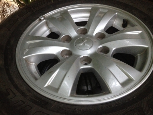 ขายล้อไทรทันพลัส 16 พร้อมยาง Bridgestone 245 70 16 ยางปี13