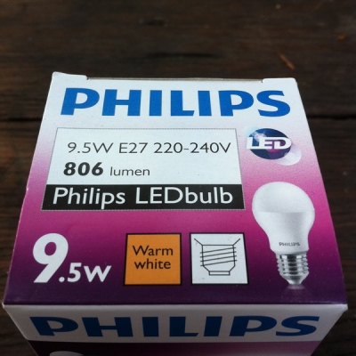 หลอดไฟ Philips LED Bulb ขนาด 9.5w ขั้ว E27 Warm White หลอดไฟ Philips LED Bulb ขนาด 9.5w ขั้ว E27 Warm White
